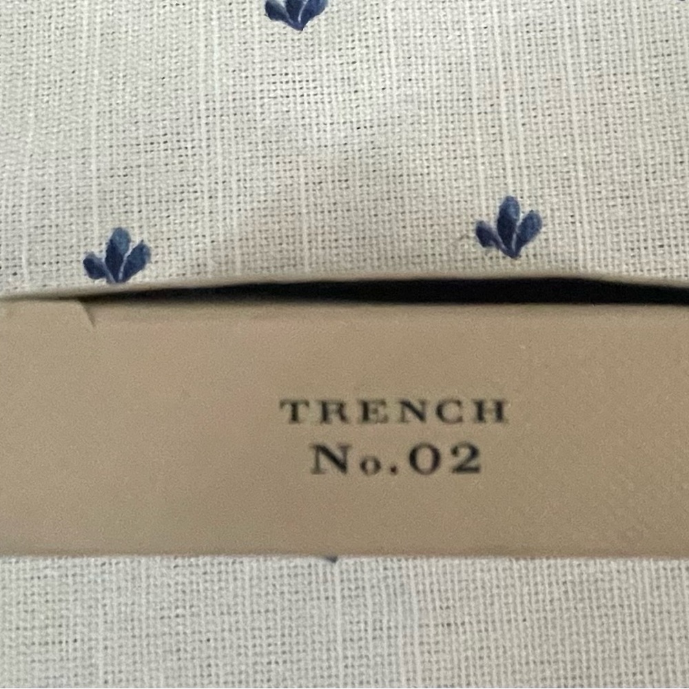 Burberry Eyeshadow #02 TRENCH - Picture 3 of 3